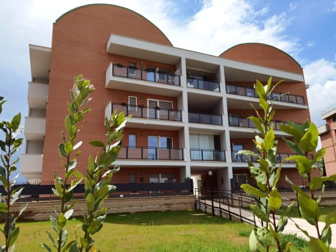 Tor Cervara, Via Renzo Vespignani