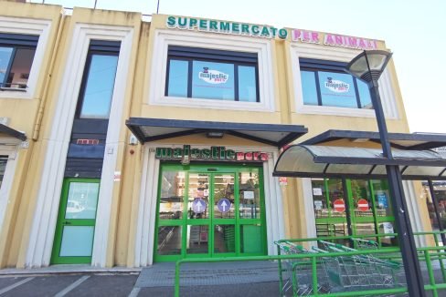 vendita locale commerciale roma